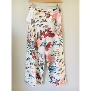 PatBO Cropped Fish Pants size 6 (fits like a 4)